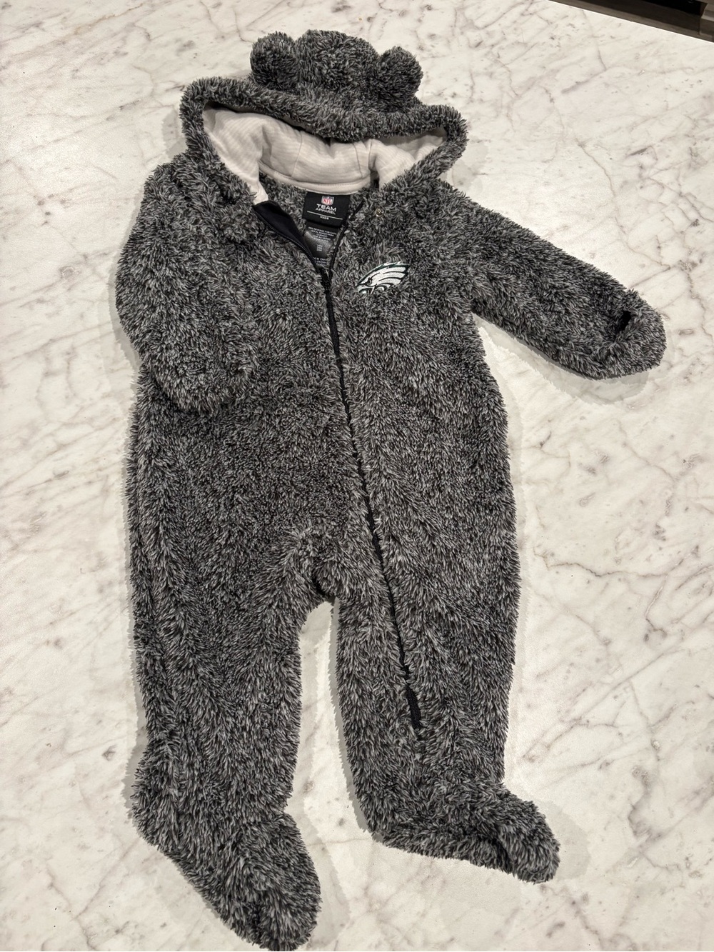 Philadelphia Eagles Grey Game Nap Teddy Fleece by Outerstuff